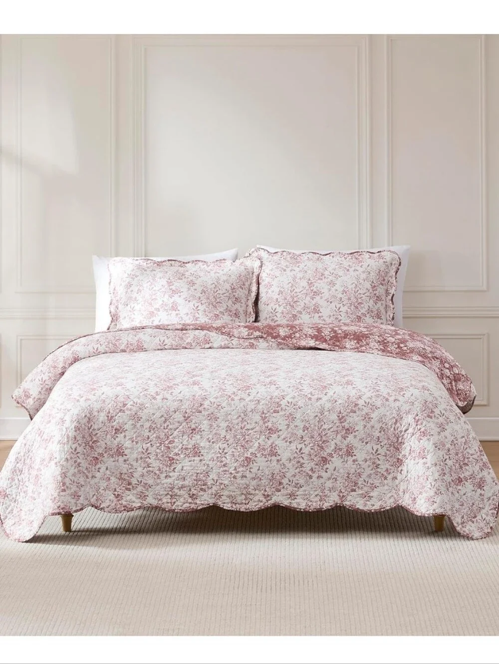 Lush Decor Peony Toile Reversible Cotton Quilt 3 Piece Set F/Q Rosewood Scallope